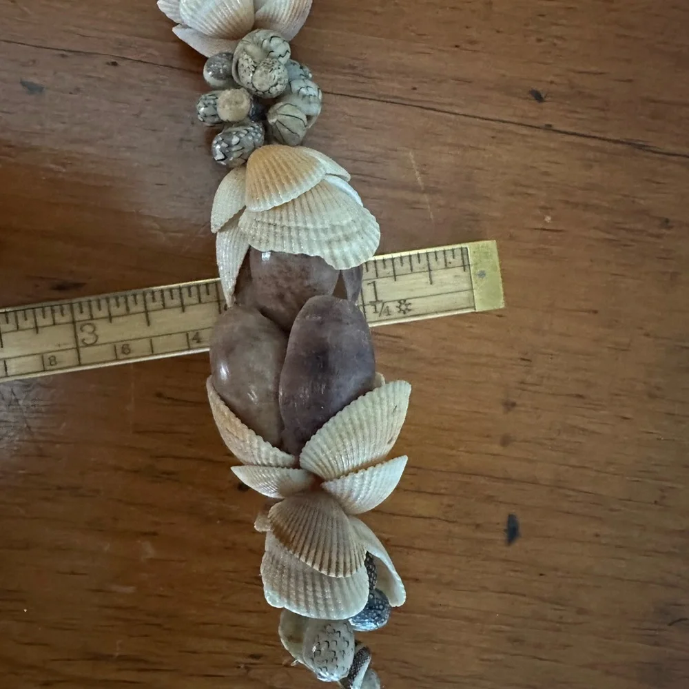 Intricate Australian Shell Lei